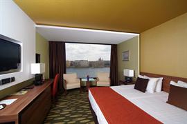 Hotel Victoria Budapest 'comillada' y con doble cc y cc
